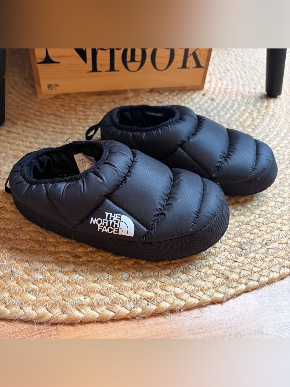 The North Face slippers 🖤